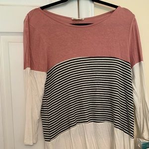 Super cute back detail shirt